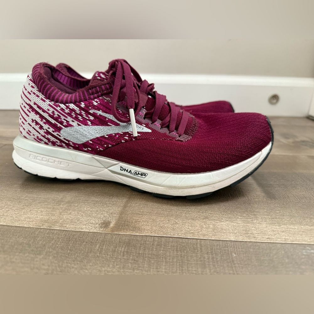 Brooks Ricochet DNA Tennis‎ Shoe Sneaker Energize Neutral Women's 7 Burgundy - Picture 5 of 11